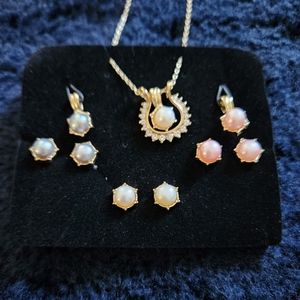 Set of 3 interchangeable pearl earrings/necklace